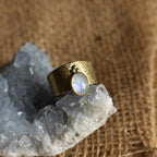 Anello "Custode di Luce" Labradorite bianca - regolabile