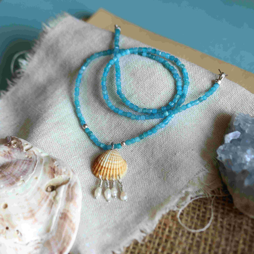 Collana della Sirena Nerissa - Apatite e Conchiglia naturale