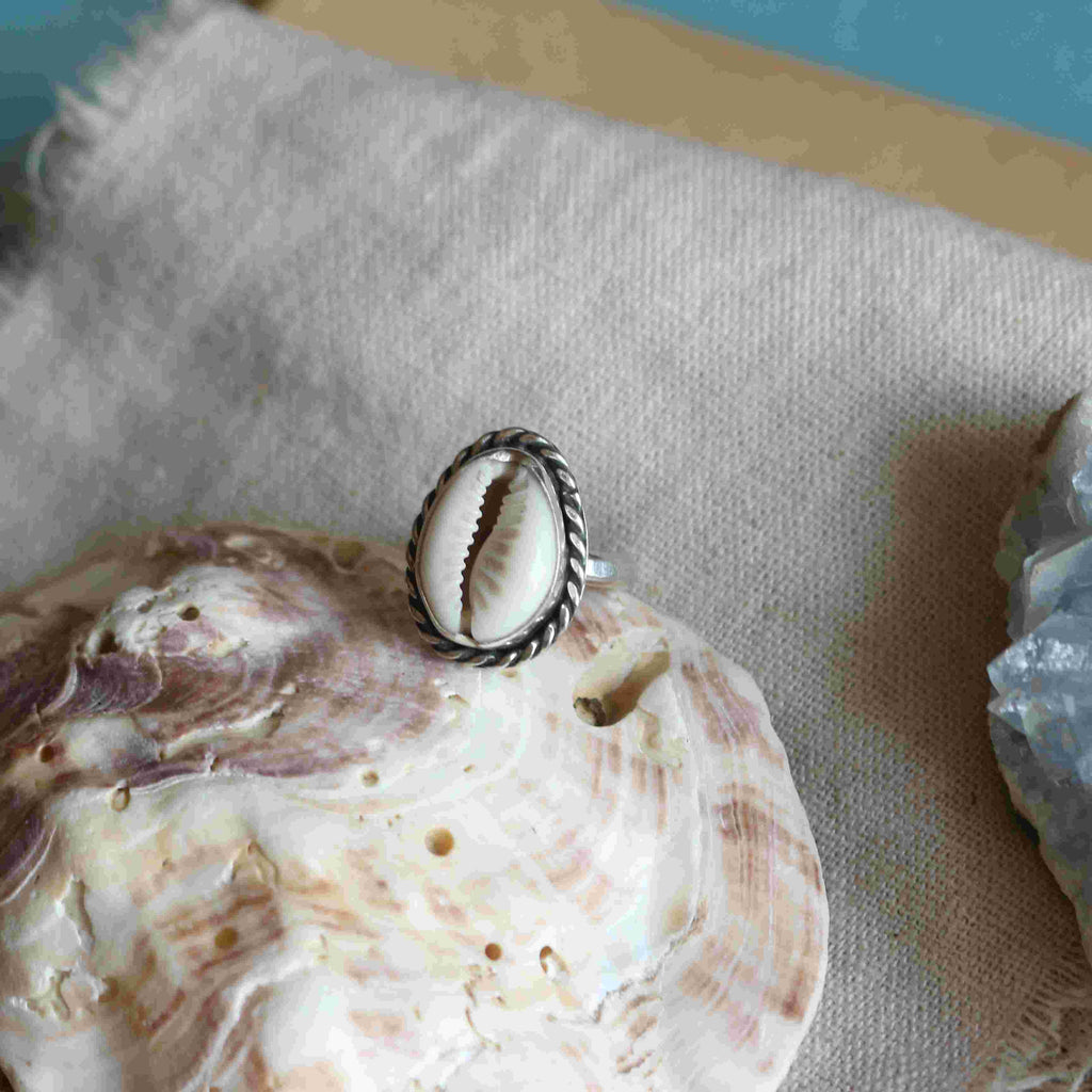 Lo Scrigno della Sirena e l'Anello Conchiglia