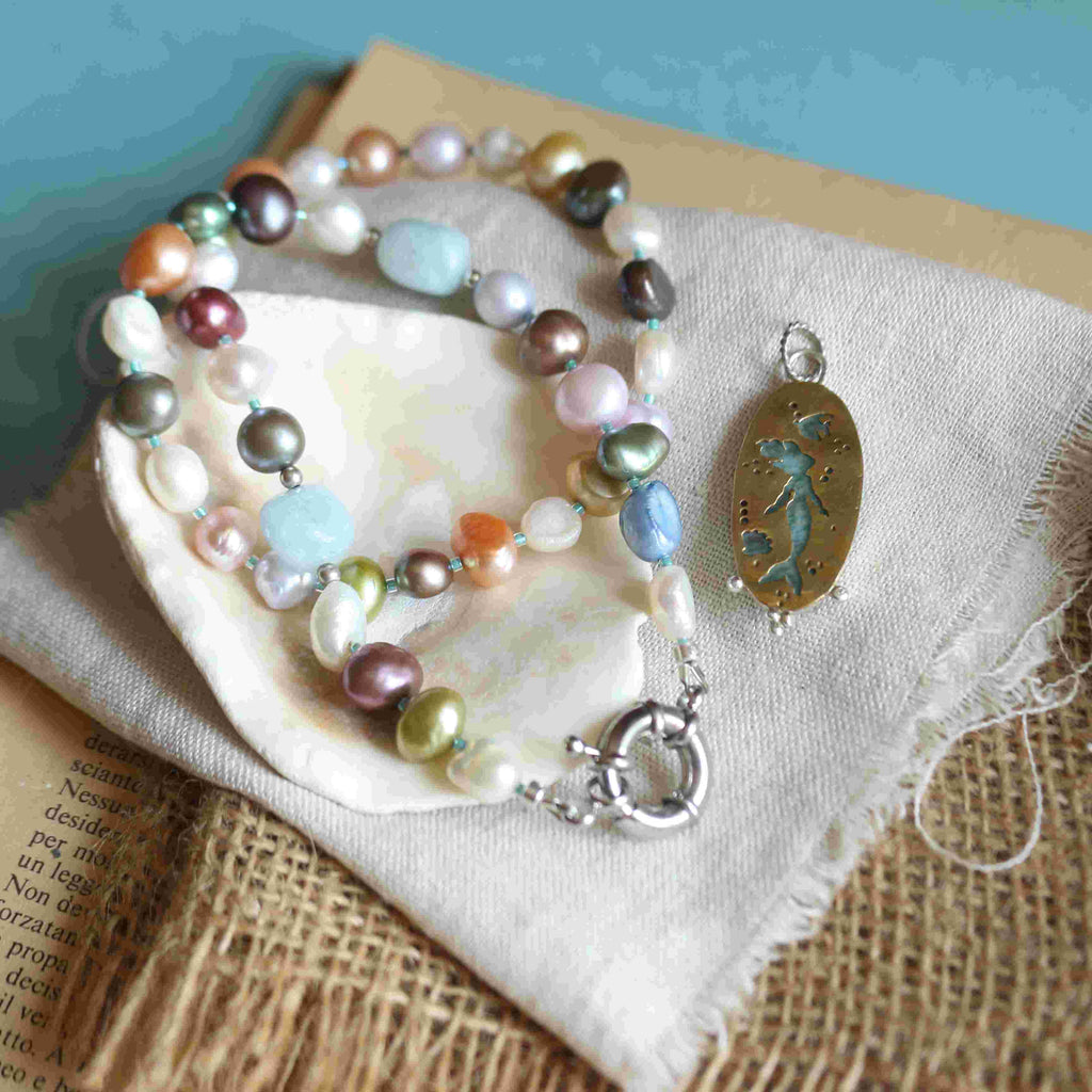 La Sirena Partenope e i suoi tesori - Choker di perle colorate e Ciondolo Sirena