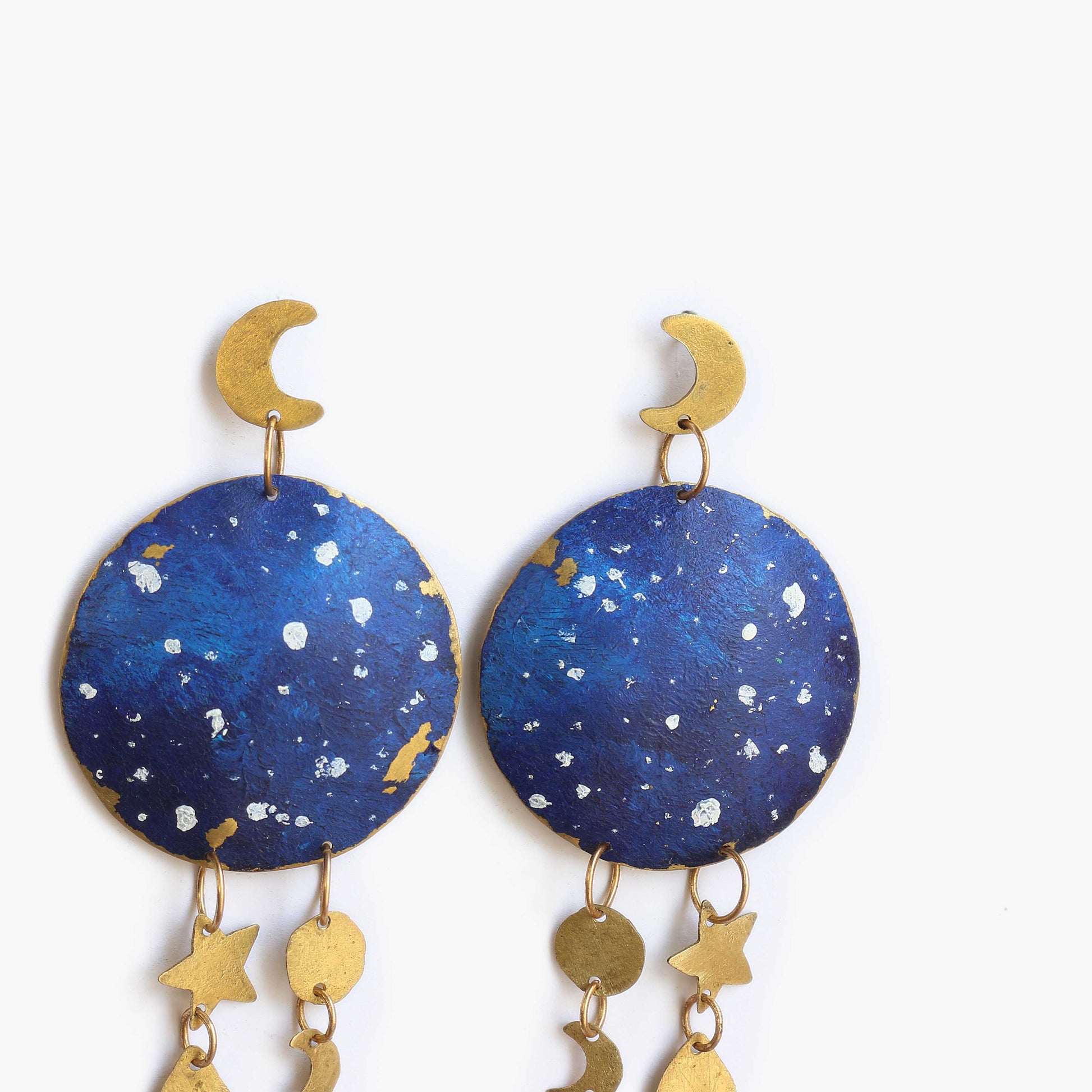 Orecchini Selene con stelle e lune pendenti - dipinti a mano