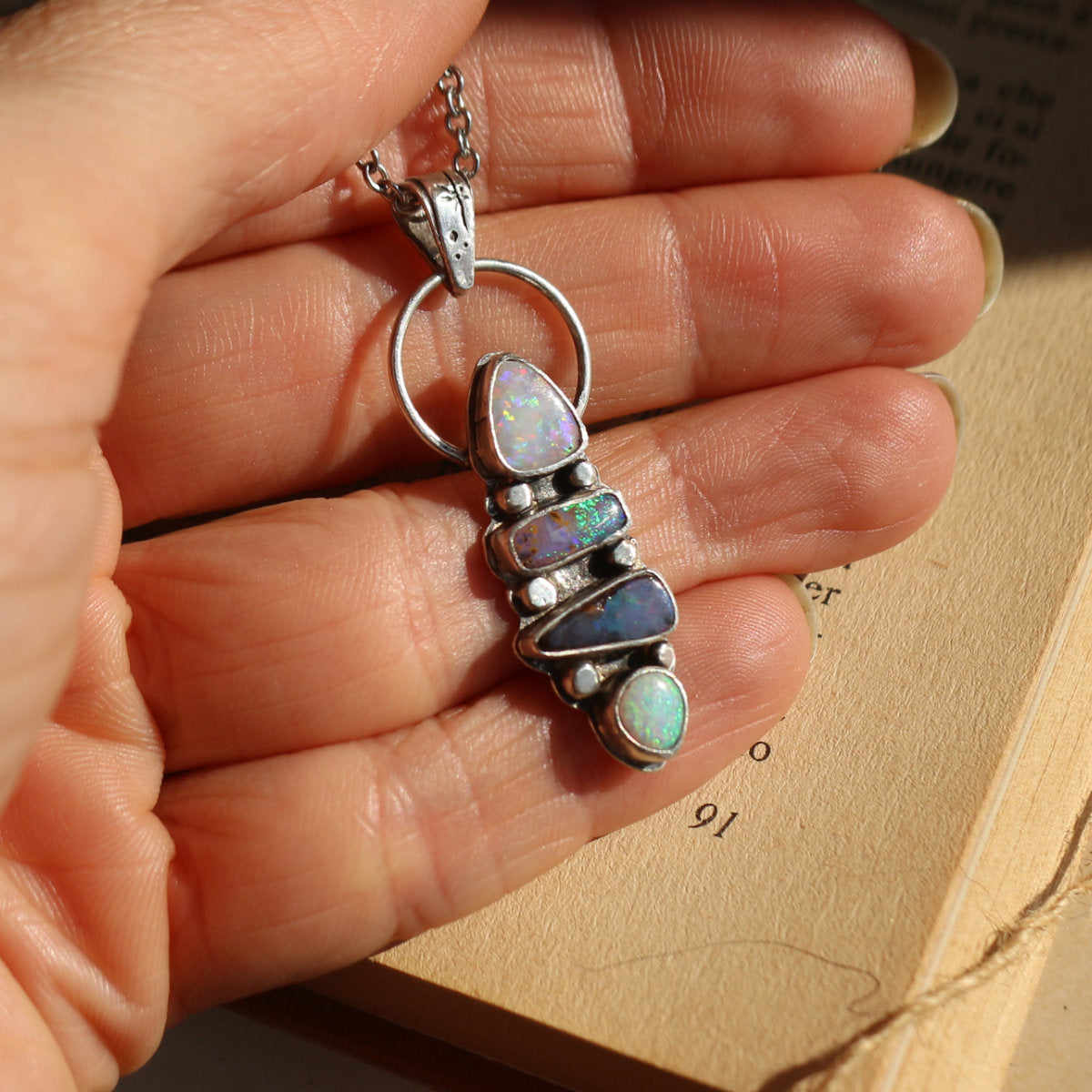 Ciondolo "Oraculum" - Australian Opal Doublet - RARO