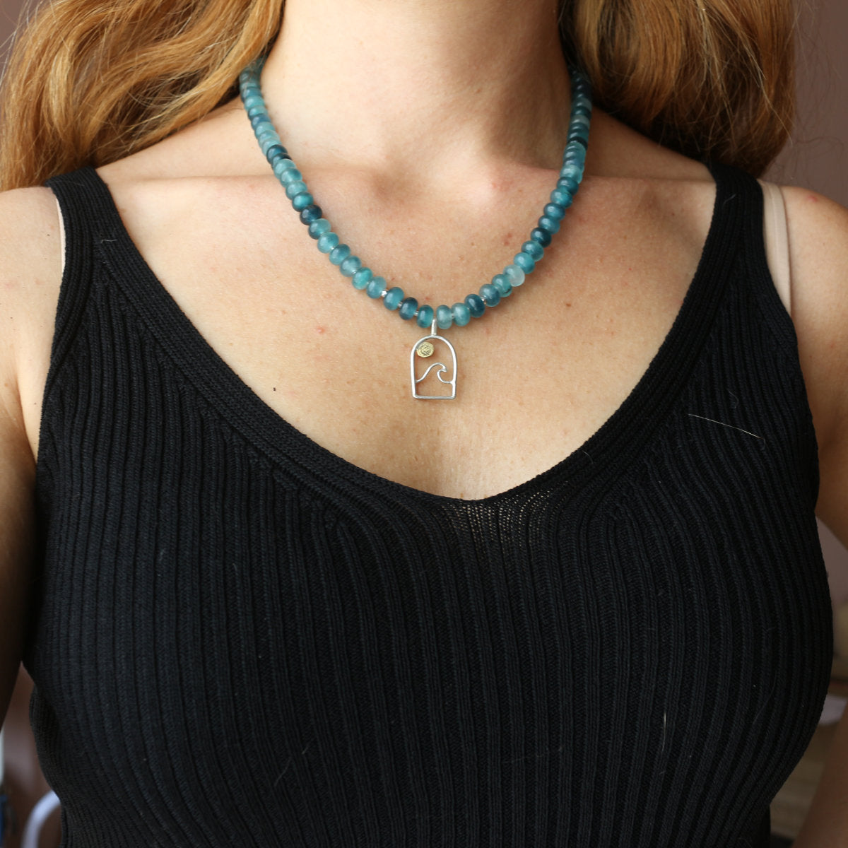 Collana "Onda Solitaria con Sole"