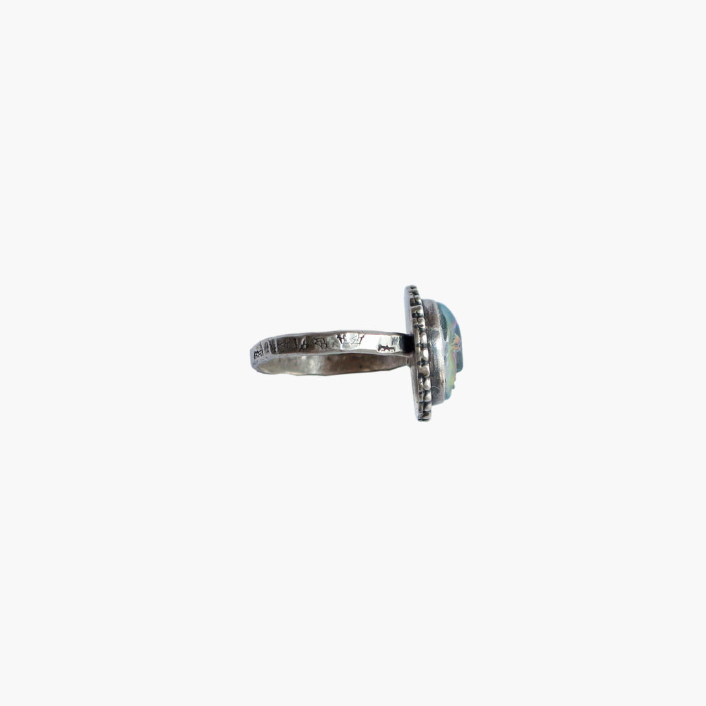 Anello "Sorriso Astrale" Opale Aura inciso a mano