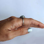 Anello "Sorriso Astrale" Opale Aura inciso a mano