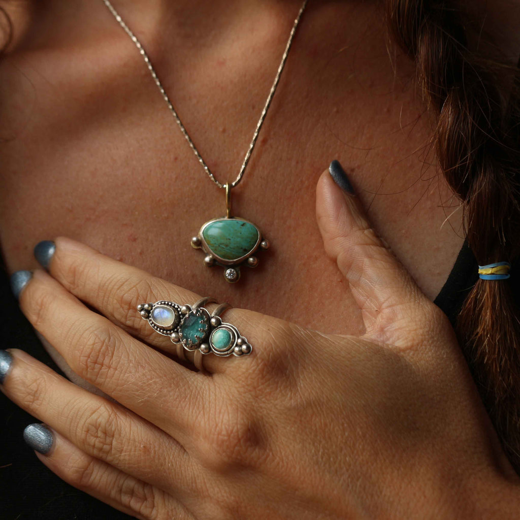 Anello "Trilogia dell'Acqua" Acquamarina, Turchese naturale e Labradorite bianca