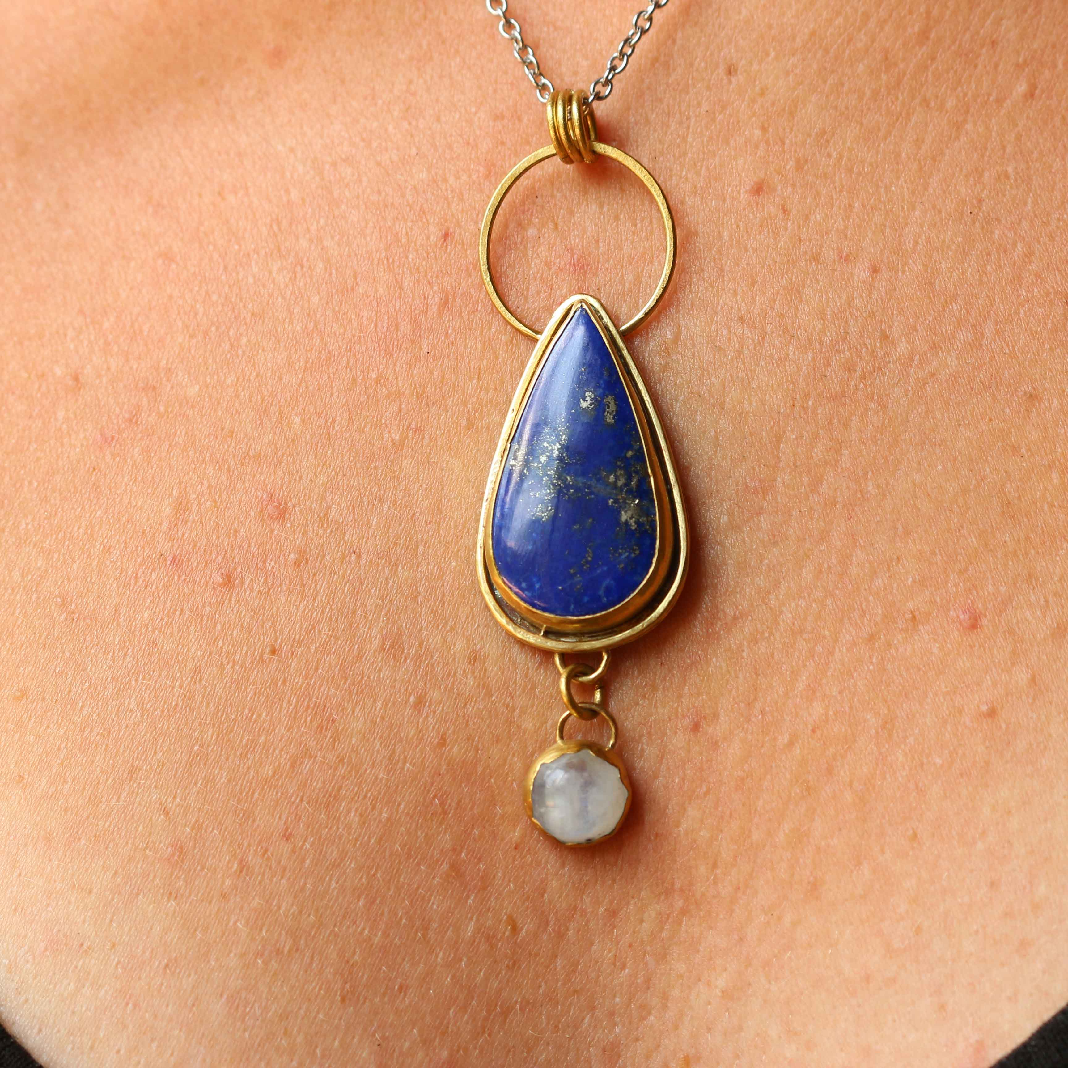 Ciondolo "Notte Stellata" Lapislazzuli e Labradorite bianca