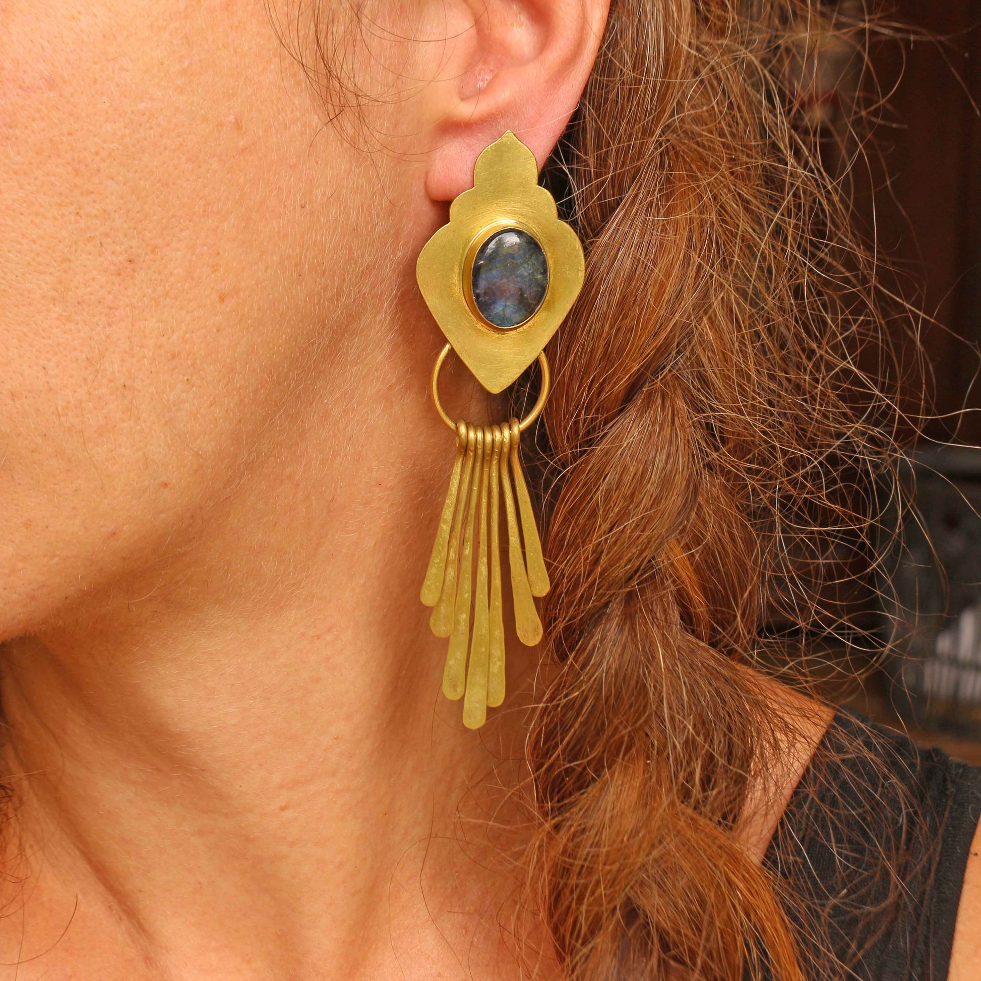 Orecchini Labradorite "Athtar" con frange