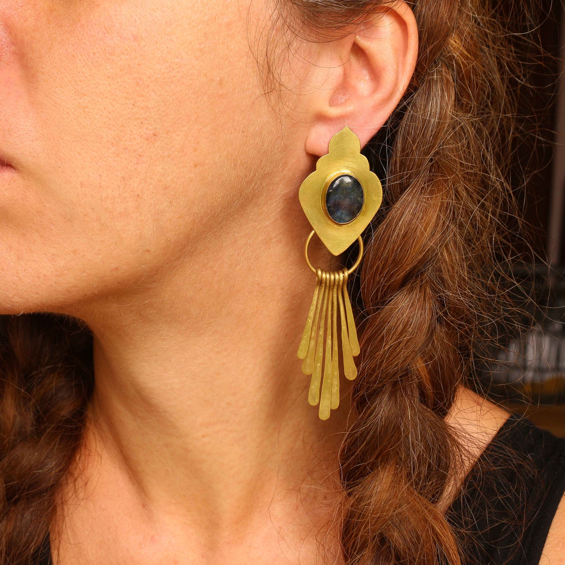 Orecchini Labradorite "Athtar" con frange