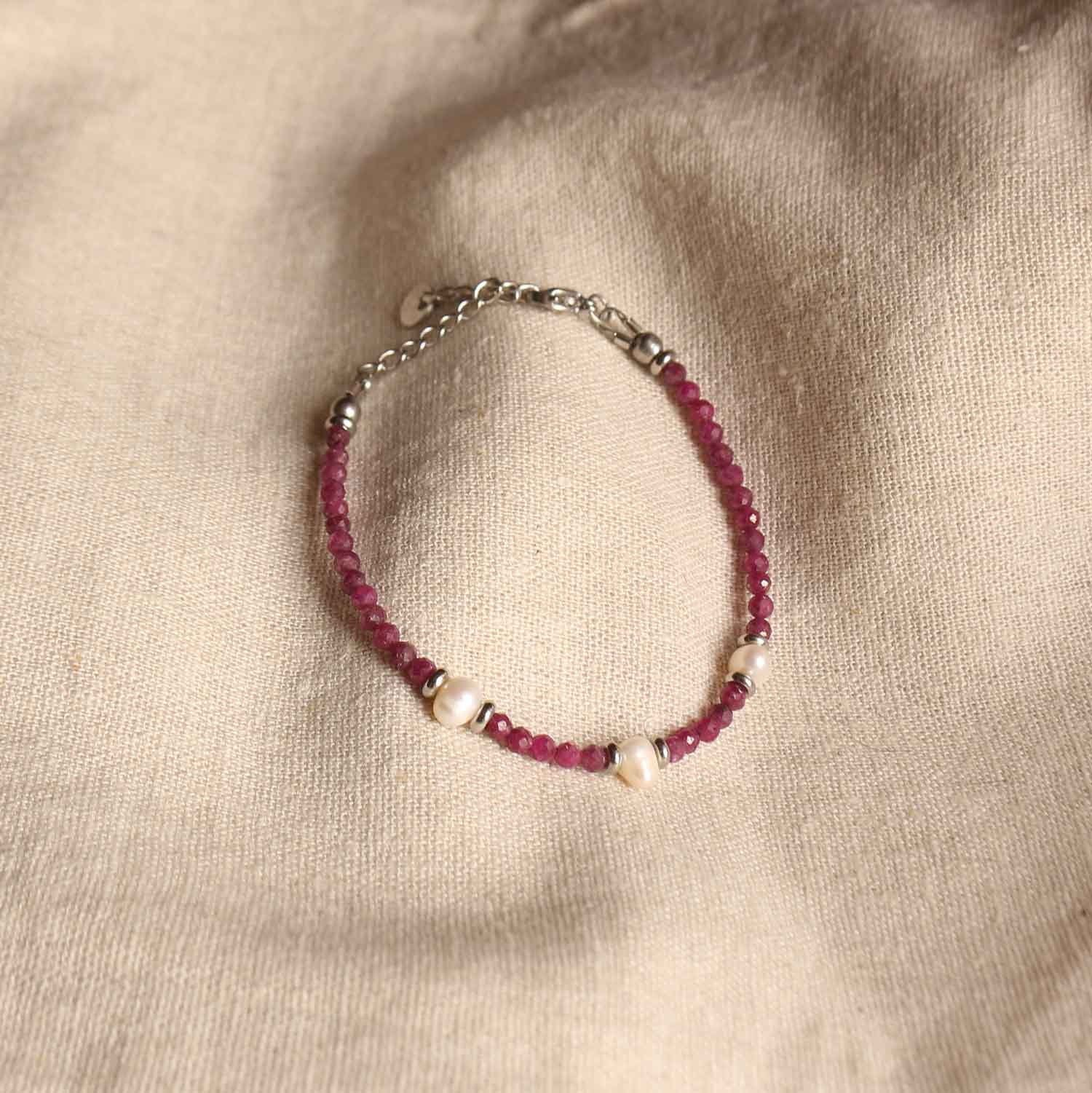 Braccialetto "Riflessi di Luce"  Perle e Pink Ruby