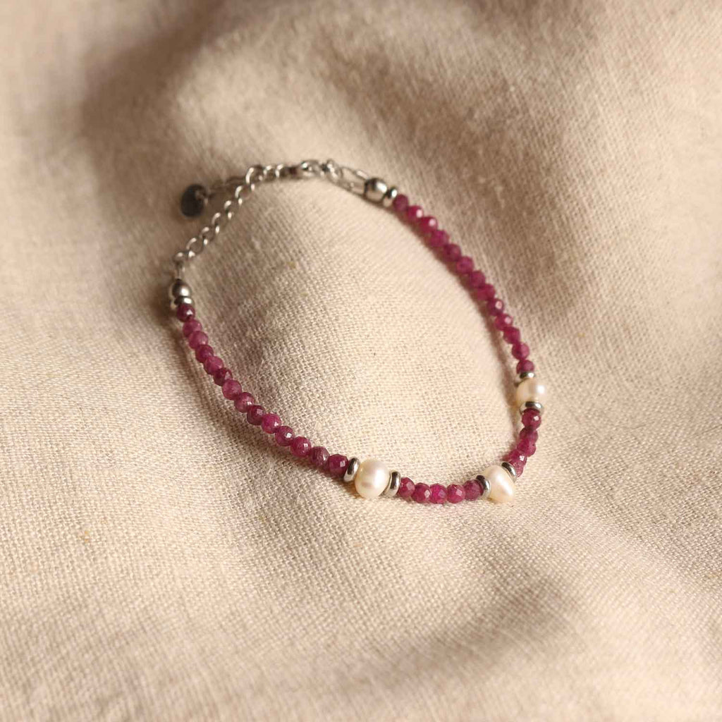 Braccialetto "Riflessi di Luce"  Perle e Pink Ruby
