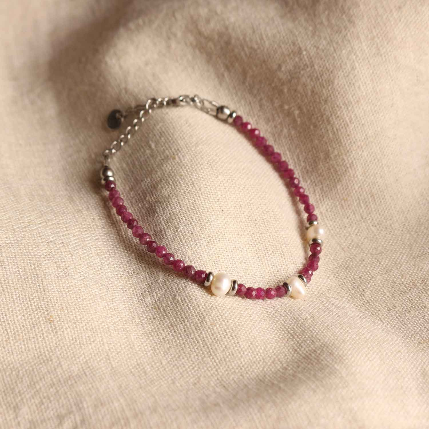 Braccialetto "Riflessi di Luce"  Perle e Pink Ruby