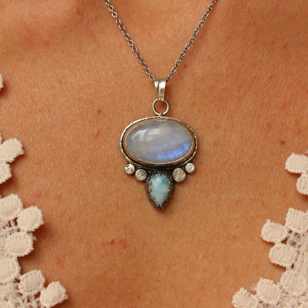 Ciondolo "Luce dell'Anima" Labradorite bianca e Larimar - Mixed Metal