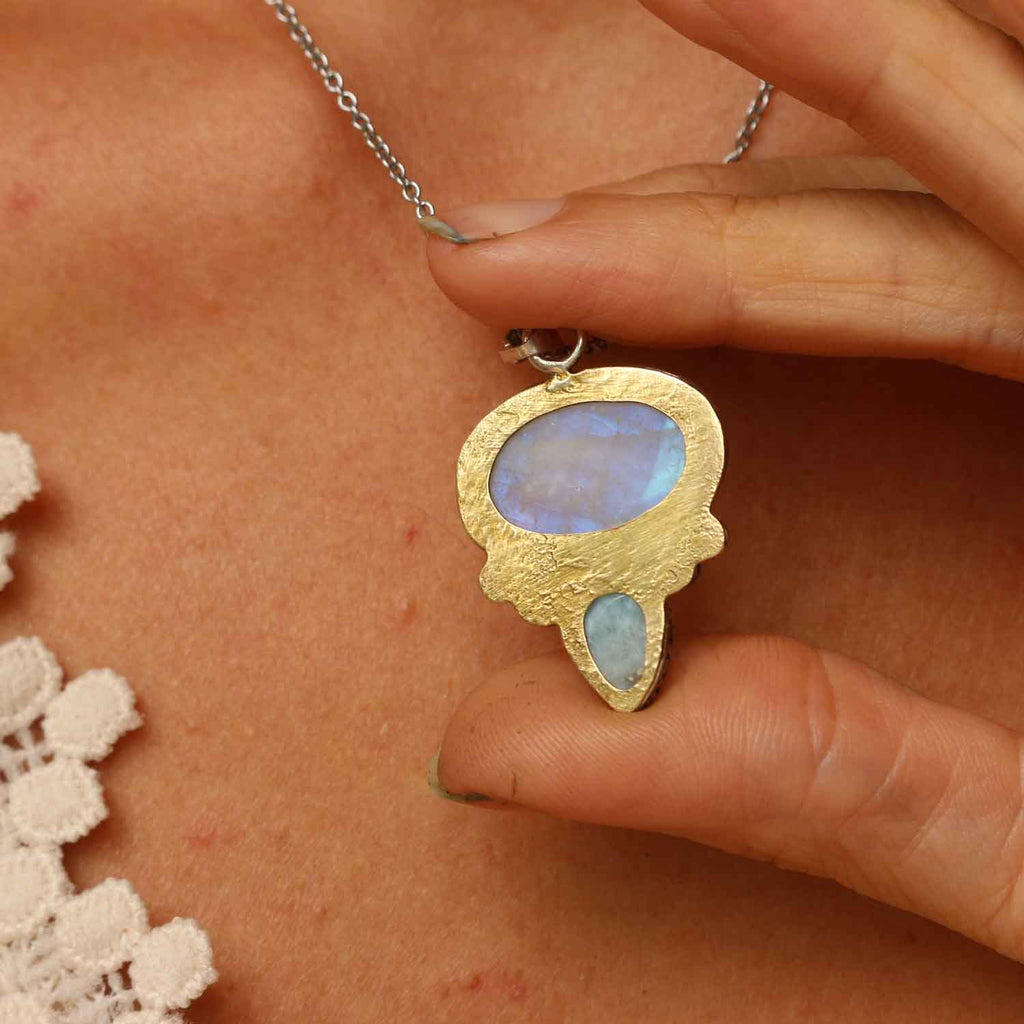 Ciondolo "Luce dell'Anima" Labradorite bianca e Larimar - Mixed Metal