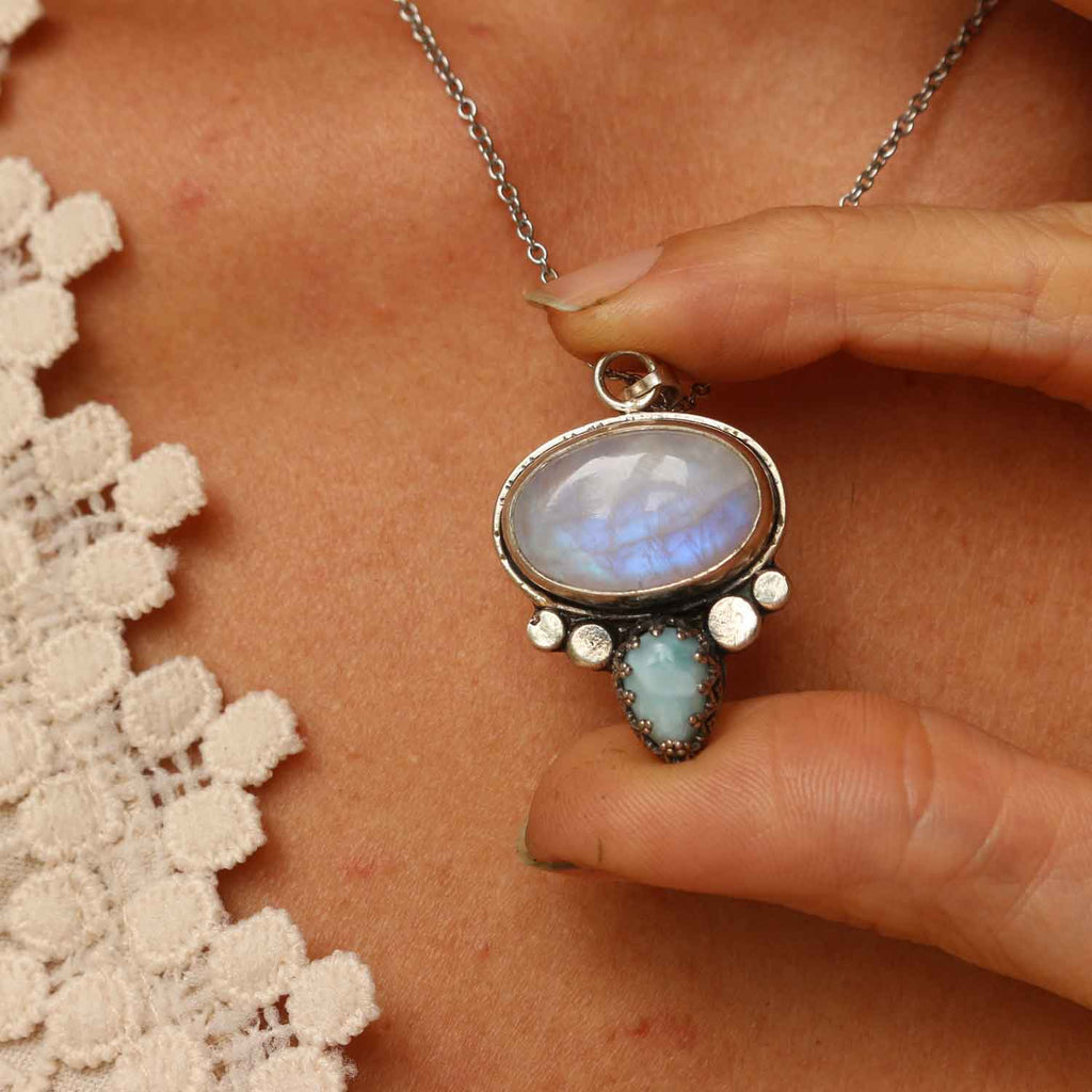Ciondolo "Luce dell'Anima" Labradorite bianca e Larimar - Mixed Metal