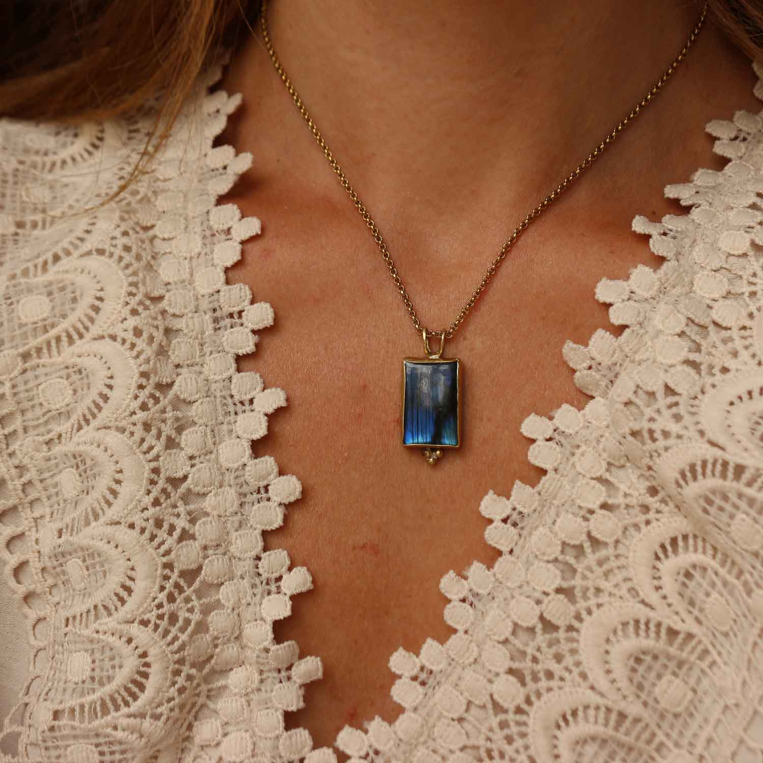Ciondolo "Aelyon " Labradorite rettangolare e Ottone - Special offer