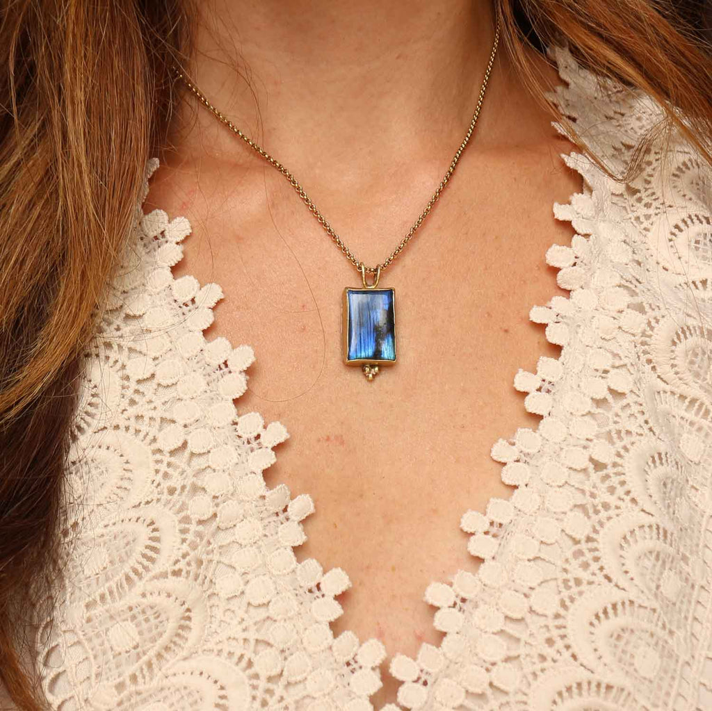 Ciondolo "Aelyon " Labradorite rettangolare e Ottone - Special offer