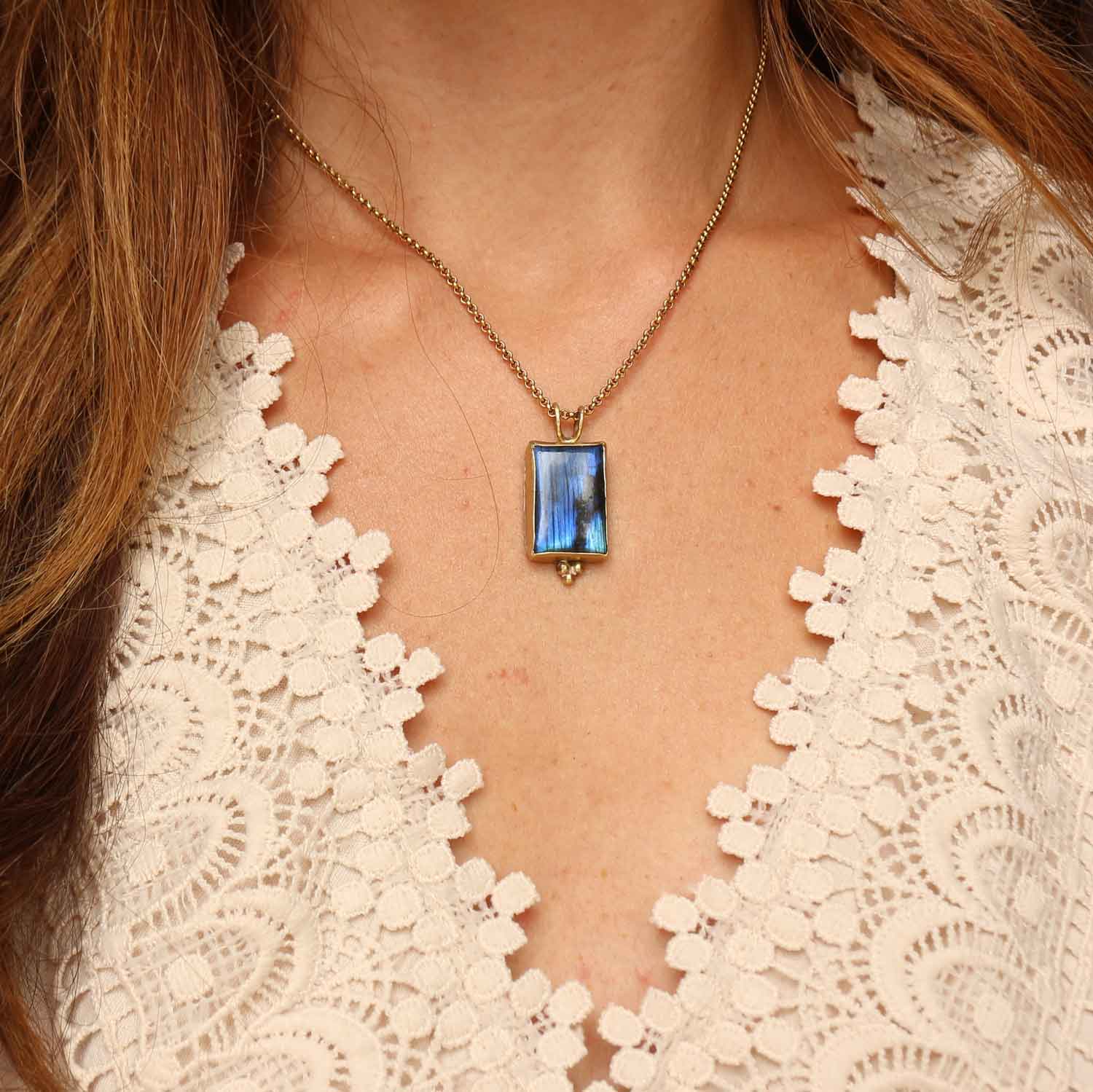 Ciondolo "Aelyon " Labradorite rettangolare e Ottone - Special offer