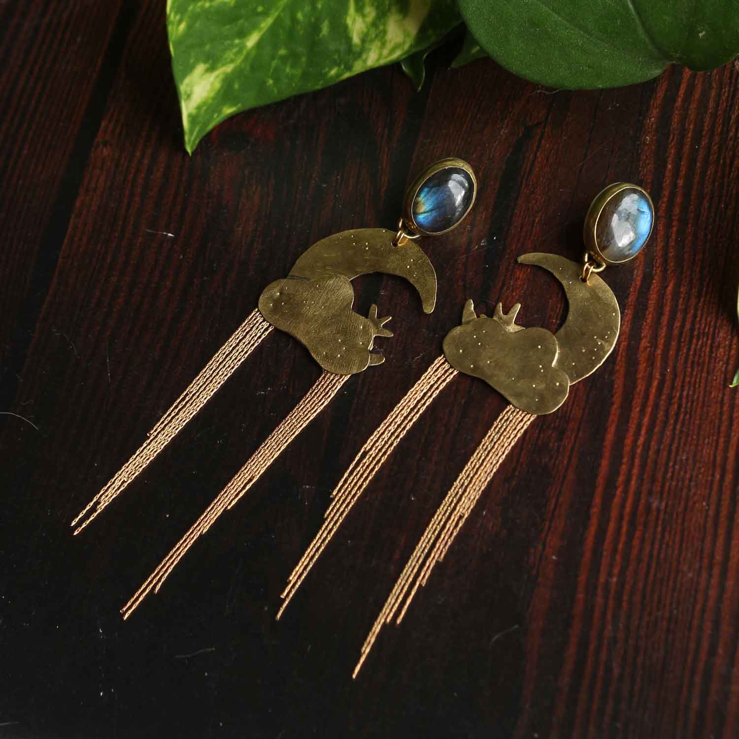 Orecchini d'Artista "Néfele" con Labradorite blu naturale