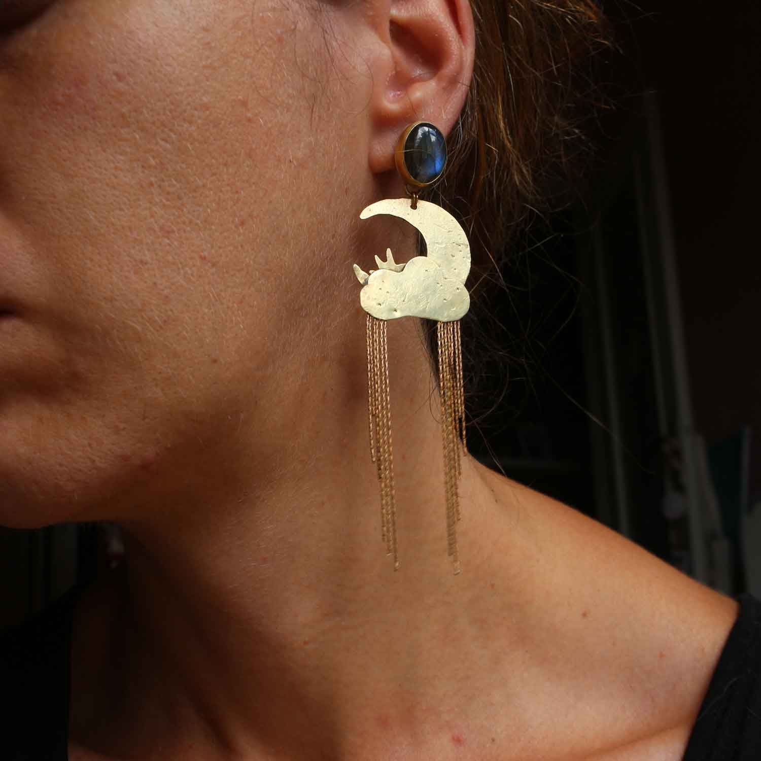 Orecchini d'Artista "Néfele" con Labradorite blu naturale