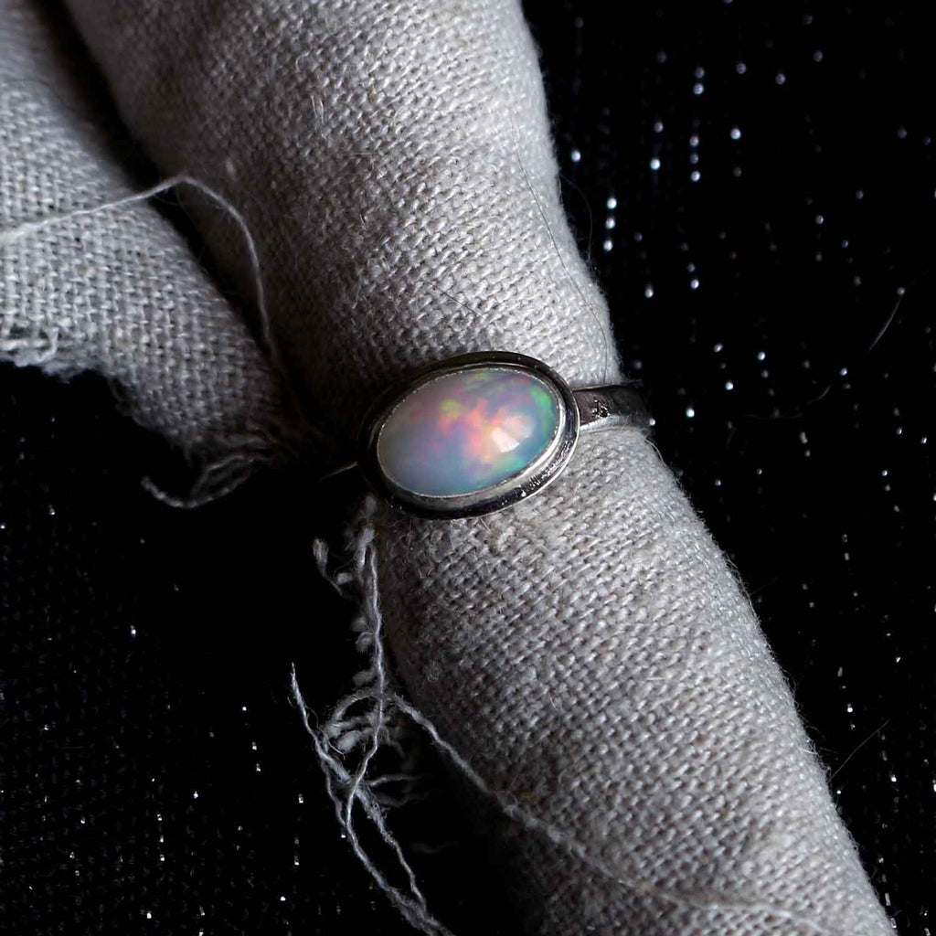 Anello "Sigillo di Nebbia" Opale etiope naturale in argento - IT 16