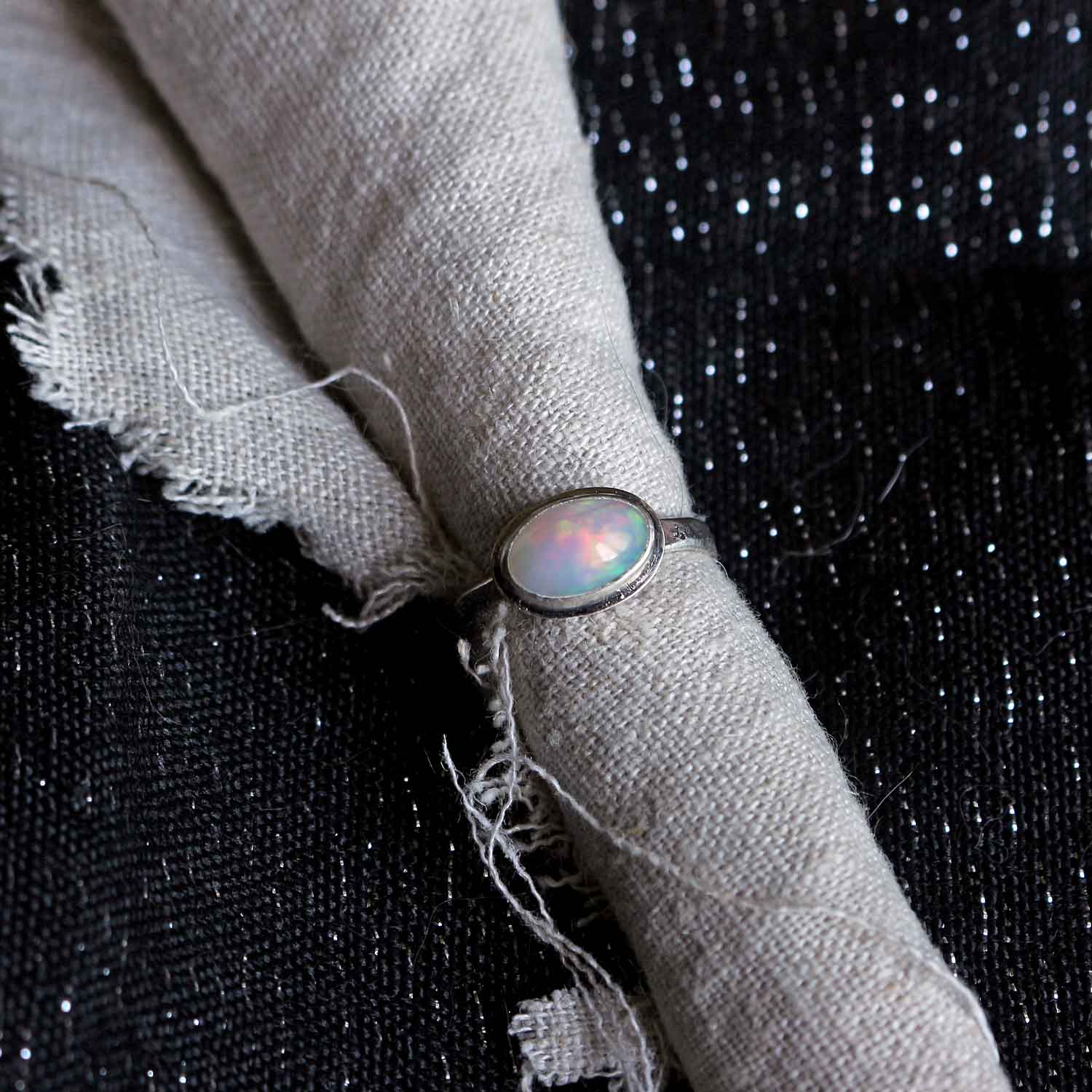 Anello "Sigillo di Nebbia" Opale etiope naturale in argento - IT 16