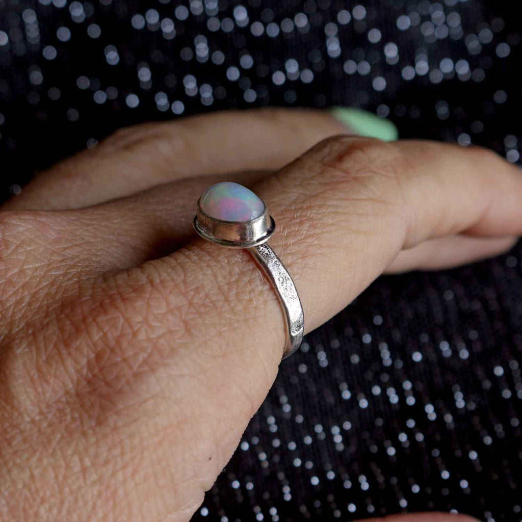Anello "Sigillo di Nebbia" Opale etiope naturale in argento - IT 16