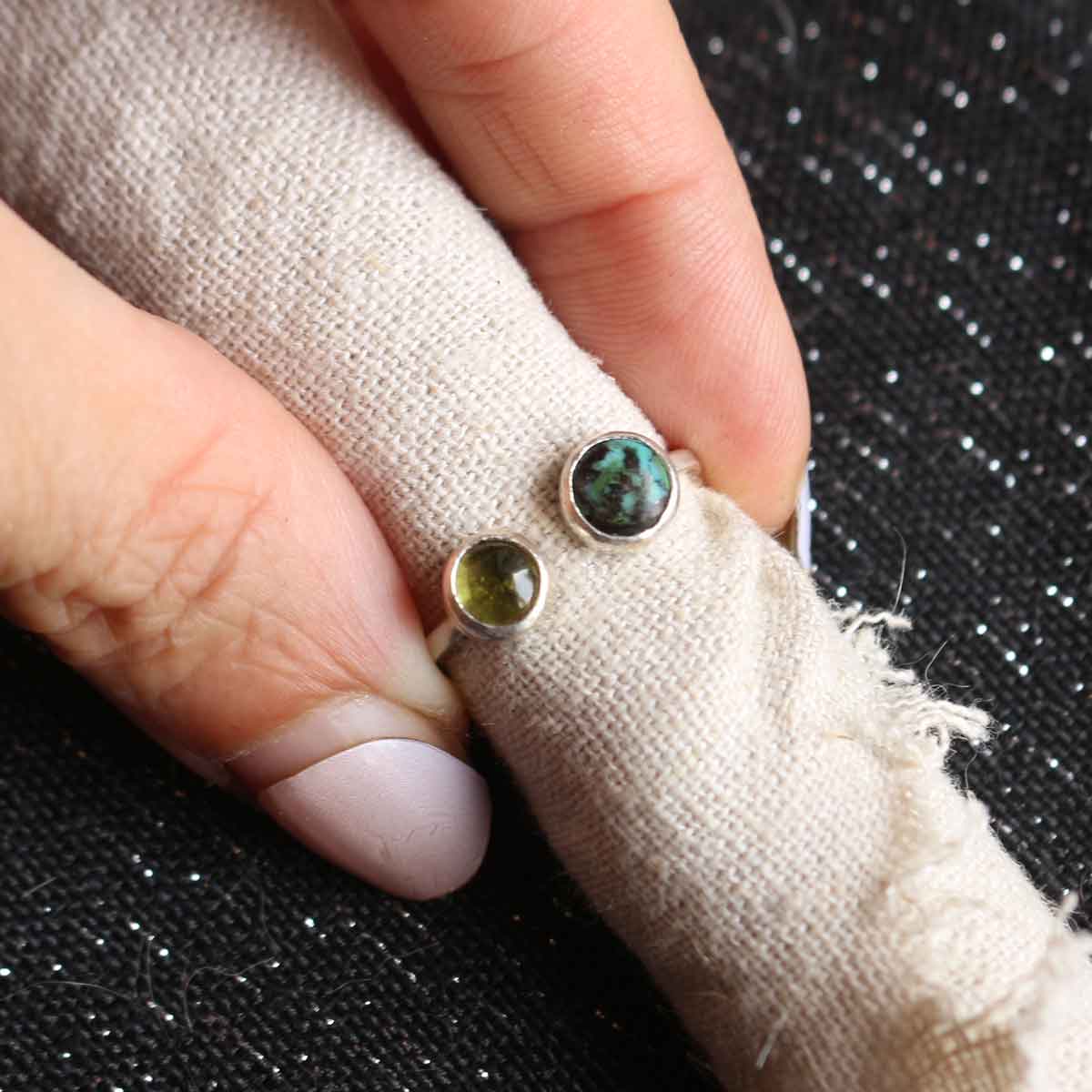 Anello regolabile "Gemini" Turchese naturale e Peridoto