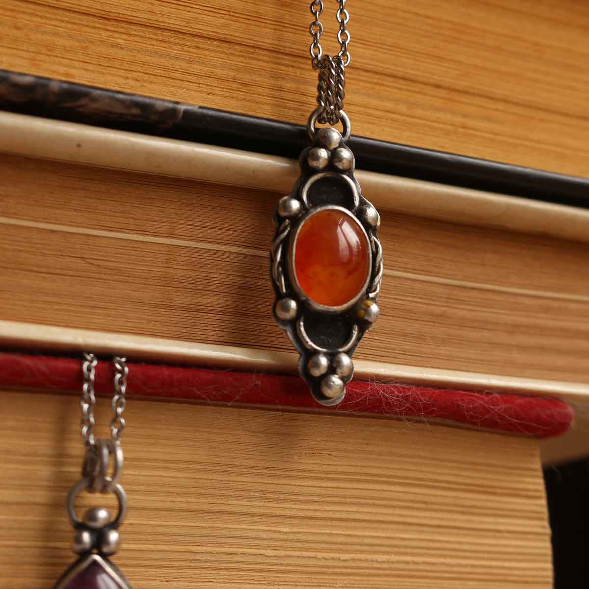 Ciondolo "Fiamma d'Ombra" Corniola in argento