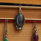 Ciondolo "Corona delle Nebbie" Labradorite blu e ossido di zircone - mixed metal