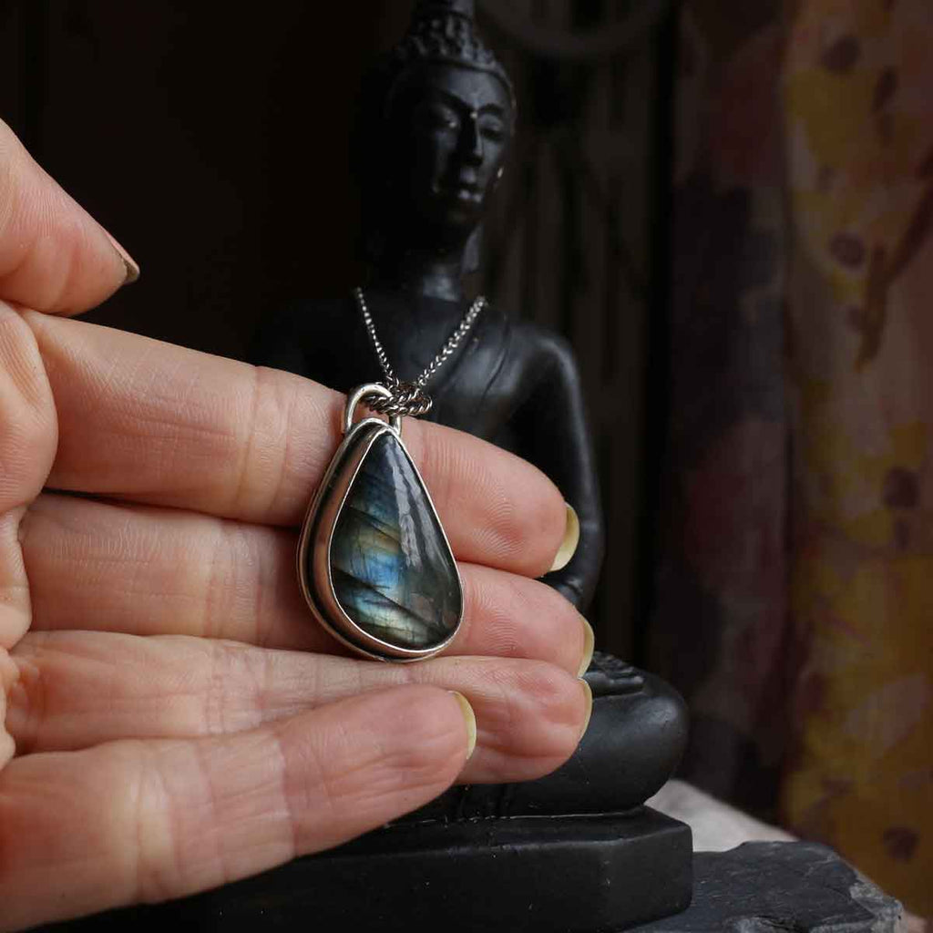 Ciondolo "Sorgente Nascosta" Labradorite in Argento