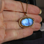 Ciondolo "Orbita Blu" Labradorite in Ottone