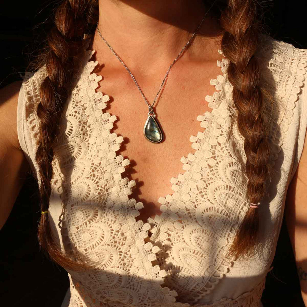 Ciondolo "Sorgente Nascosta" Labradorite in Argento