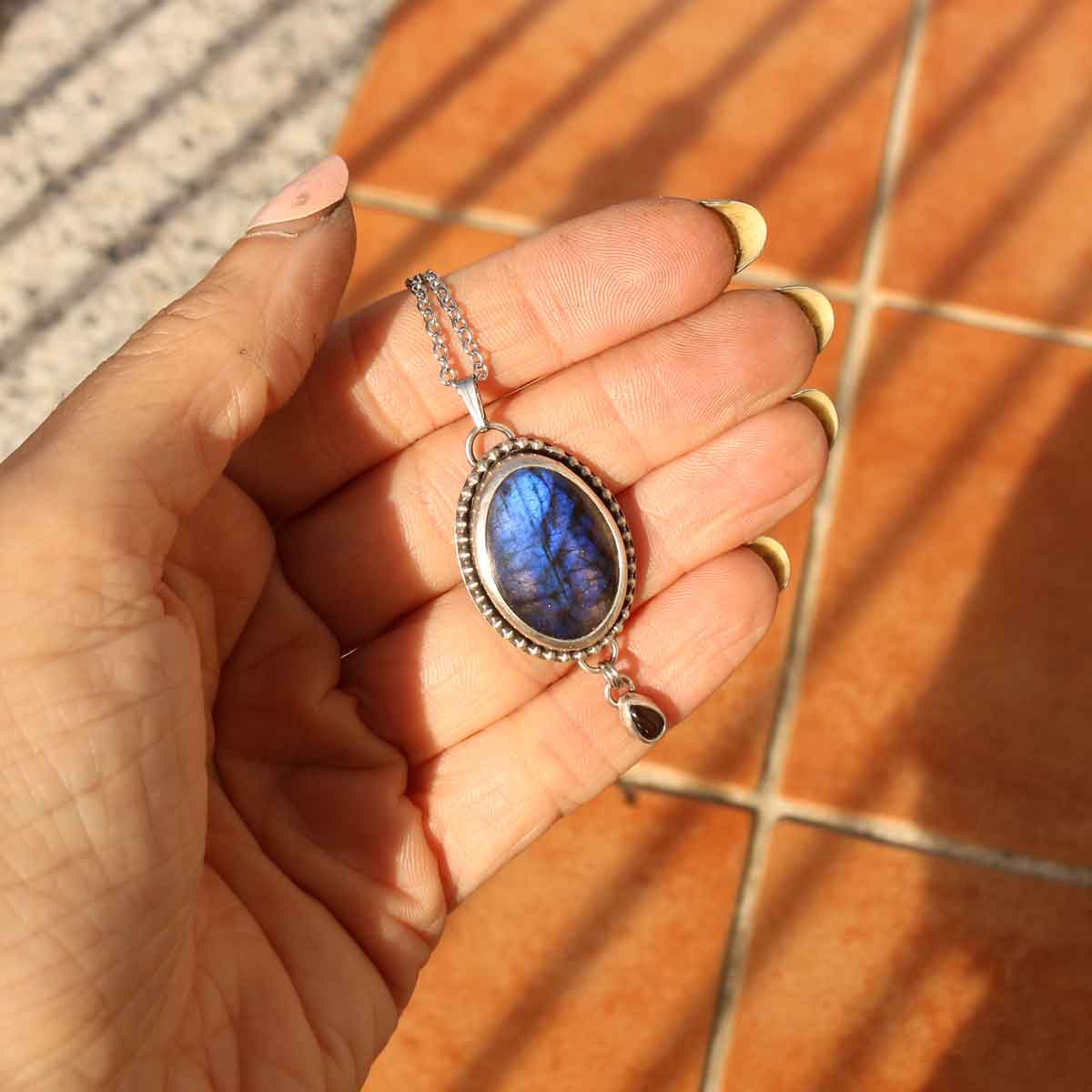 Ciondolo "Baba Yaga" Labradorite blu e Opale etiope nero