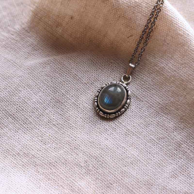 Ciondolo "Notte del Nord" Labradorite in argento