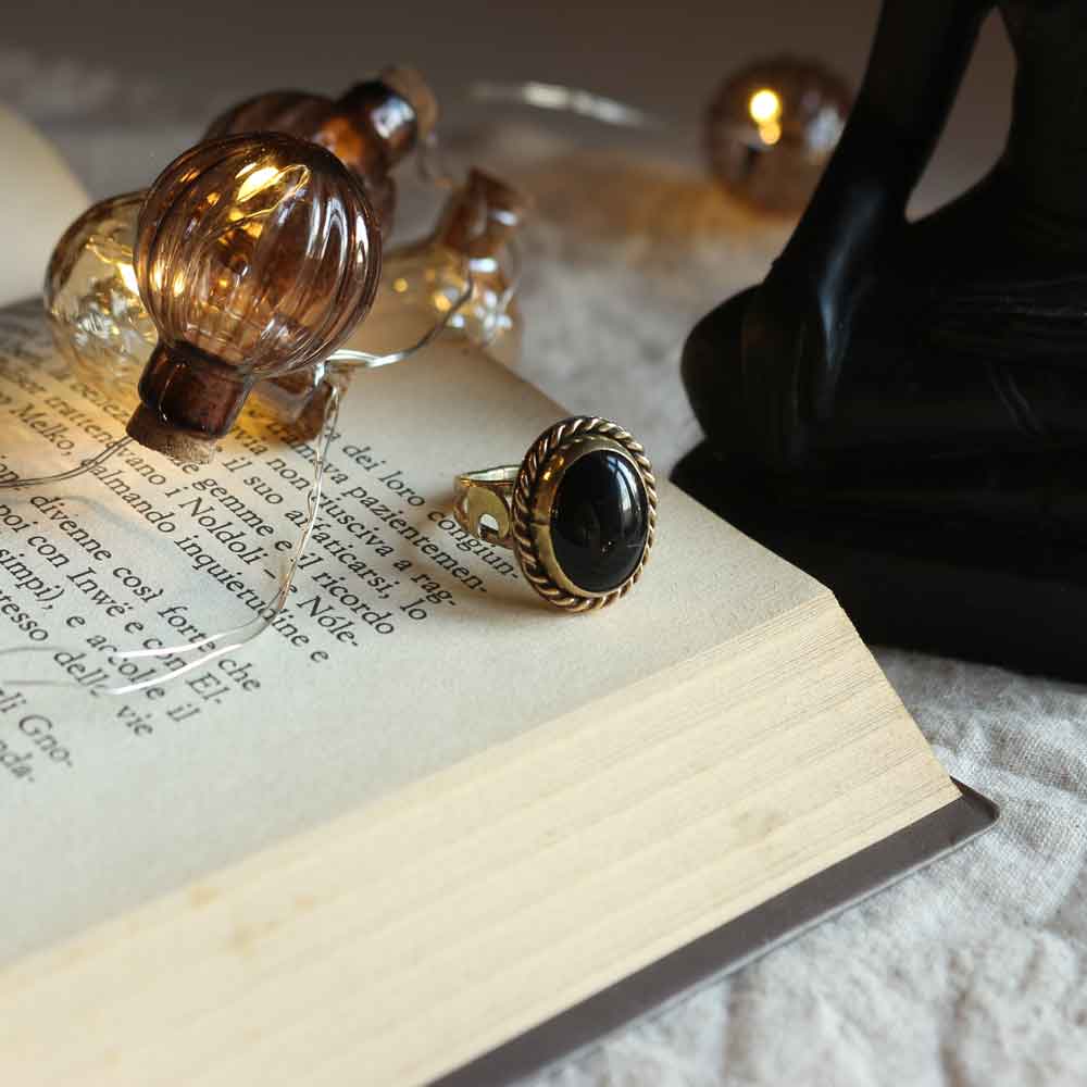 Anello "Sigillo della Luna Nera" Onice e Ottone - Taglia IT 13