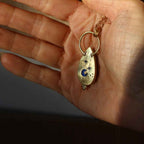 Ciondolo "Amuleto del Cielo antico" Labradorite riflessi blu in Ottone