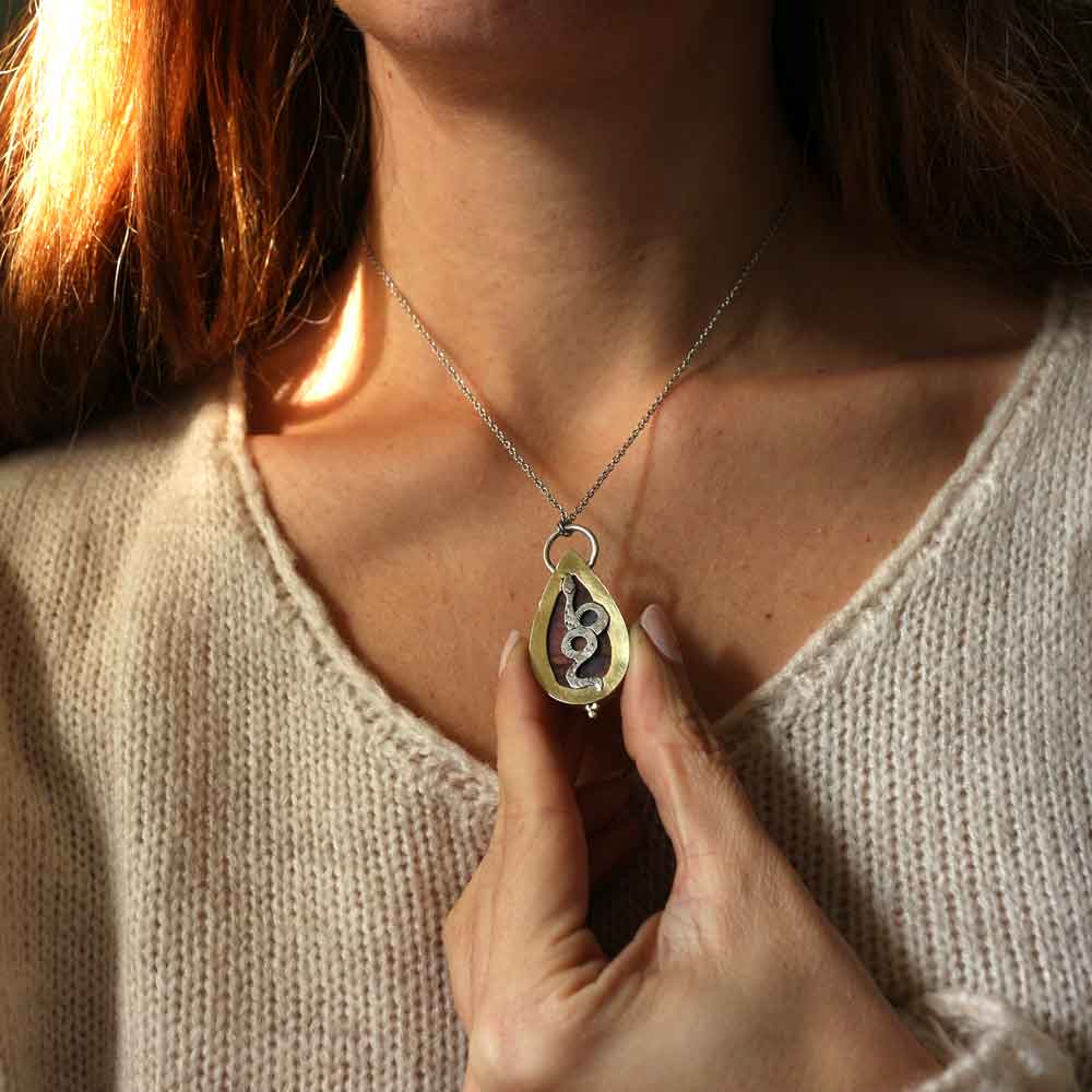 TOTEM "Il Serpente" - Labradorite viola