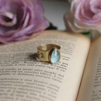 Anello a fascia con Acquamarina e fiore di Loto