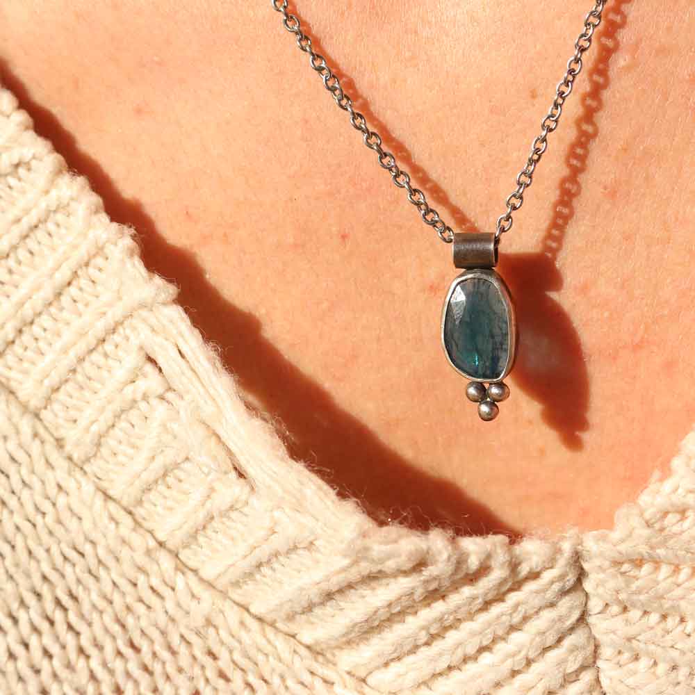 Pendente "Kaelis" Cianite blu