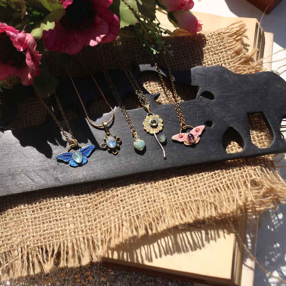 Ciondolo "Farfalla Blu" Farfalla dipinta a mano