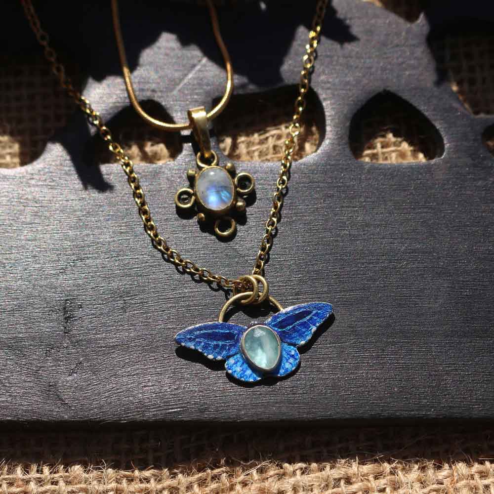 Ciondolo "Farfalla Blu" Farfalla dipinta a mano