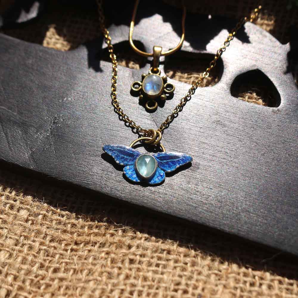 Ciondolo "Farfalla Blu" Farfalla dipinta a mano