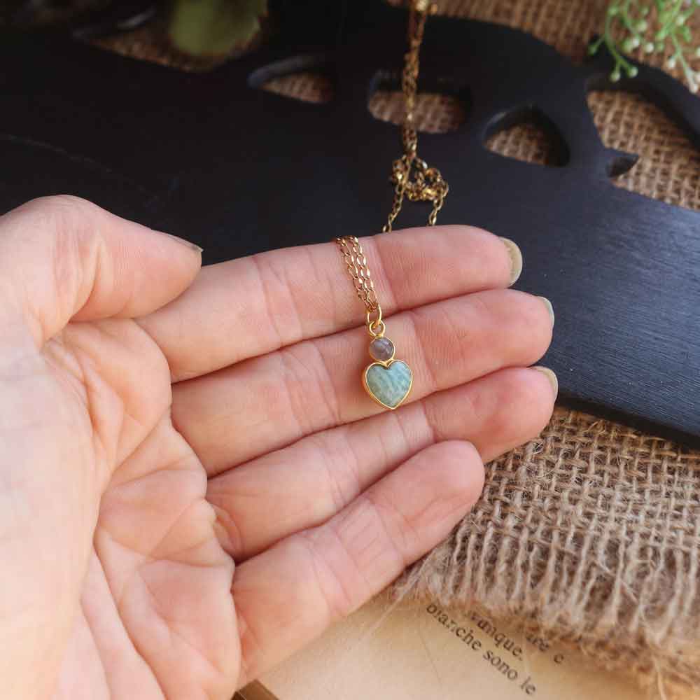 Collana "LUMEA" - Ciondolo cuore di Amazzonite e catenina acciaio