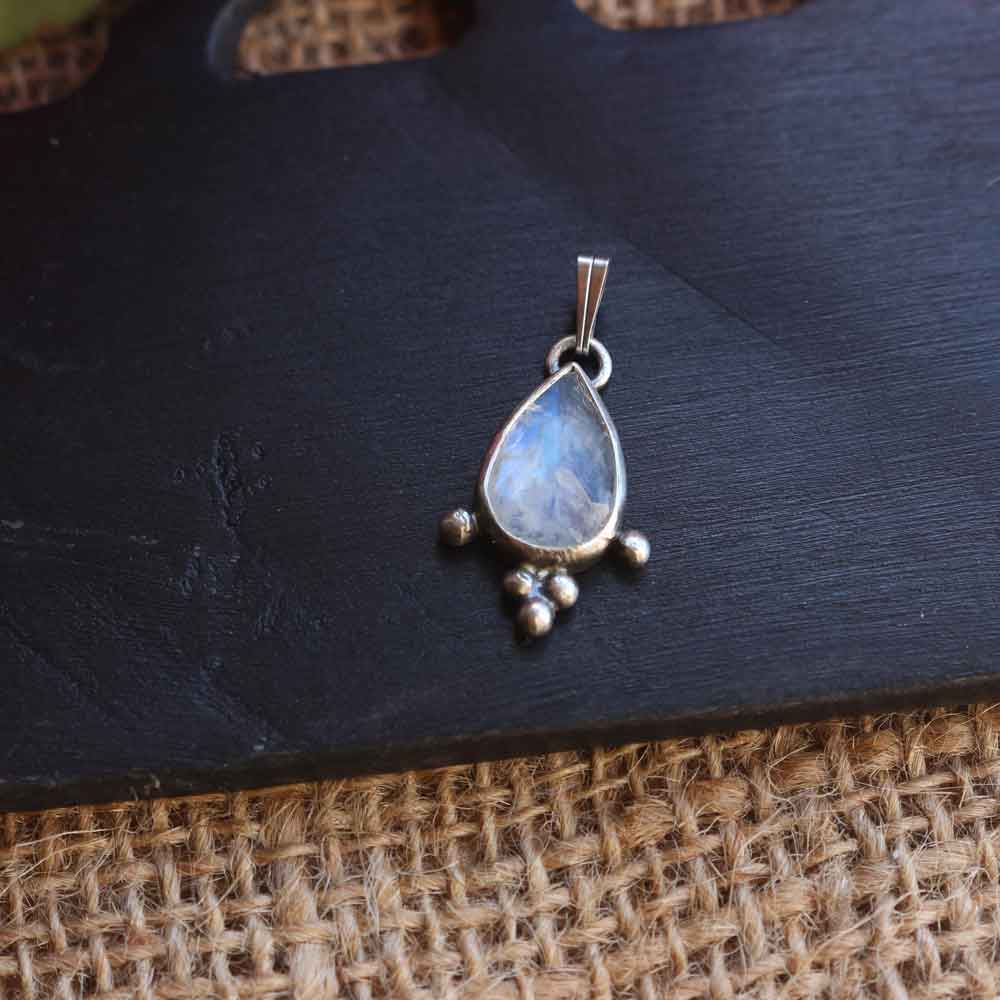 Pendente "Alyra" Labradorite bianca