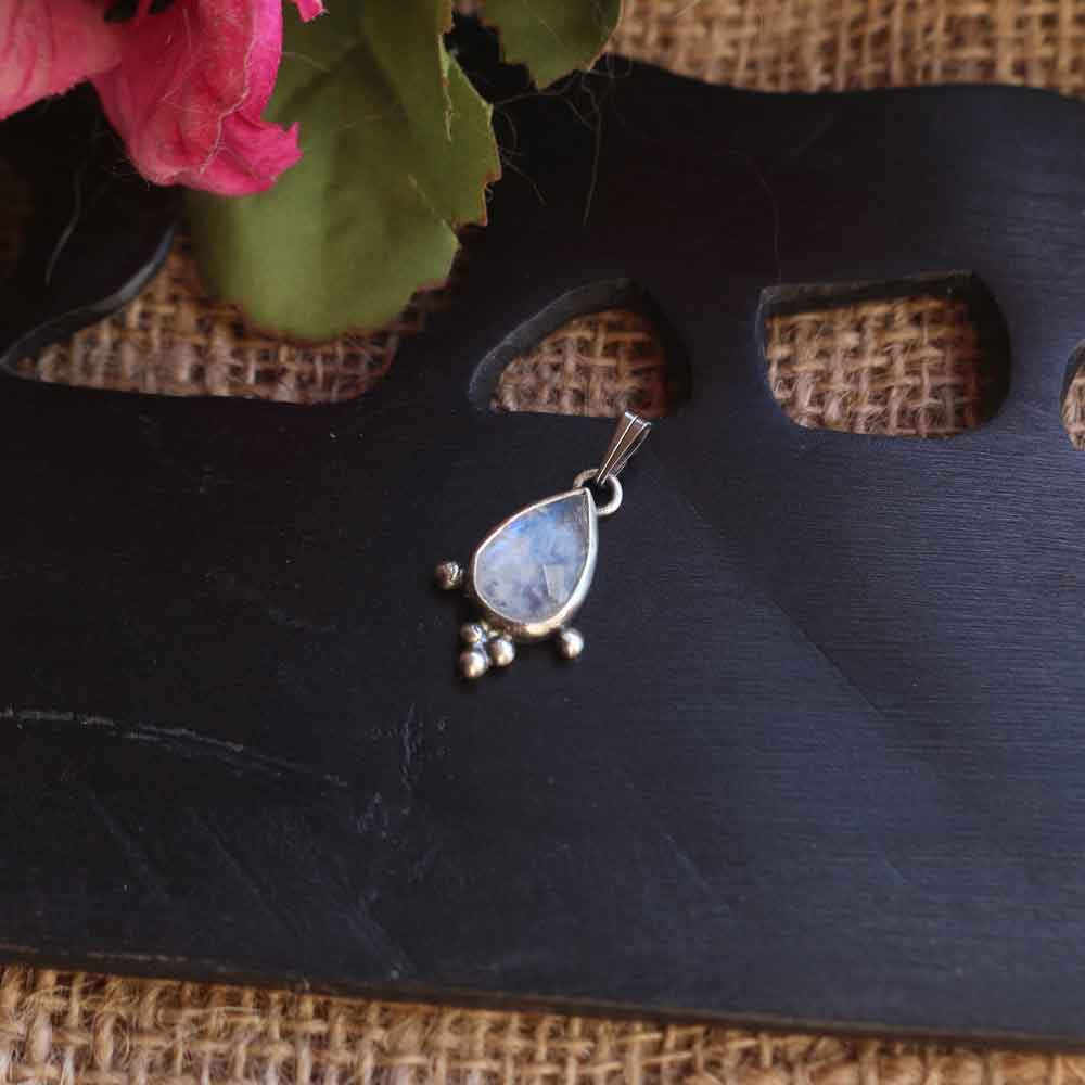 Pendente "Alyra" Labradorite bianca