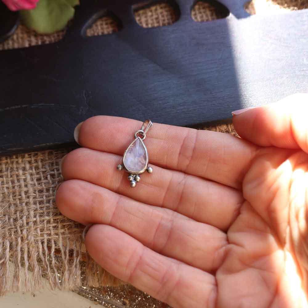 Pendente "Alyra" Labradorite bianca