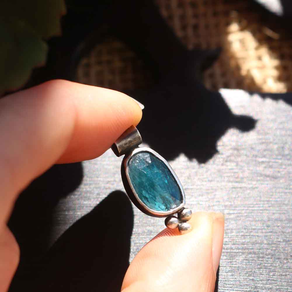 Pendente "Kaelis" Cianite blu