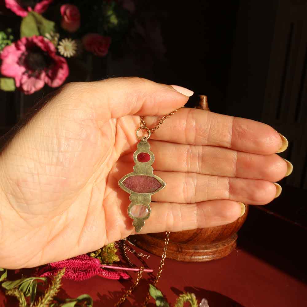 Collana "Hathor" - Granato, Rodonite rosa, Labradorite bianca