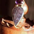 Pendente "Vireon" Ametista, Iolite sunstone
